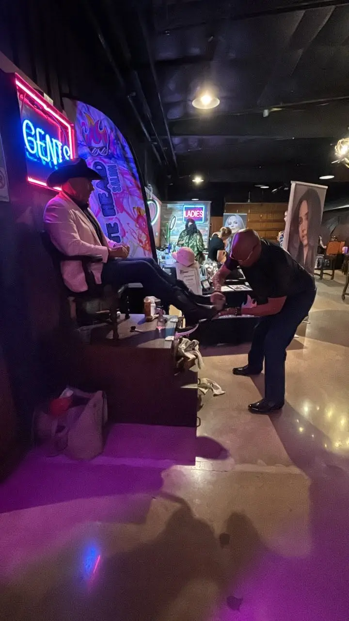 Mobile boot shine service