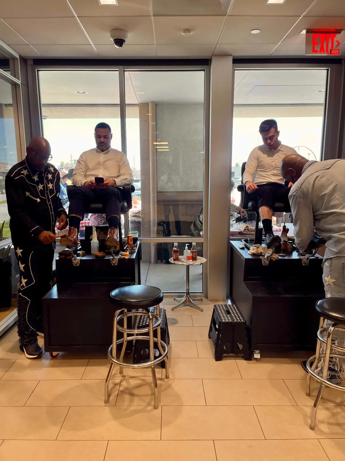 L.A. and attendants providing live shoe-shine service
