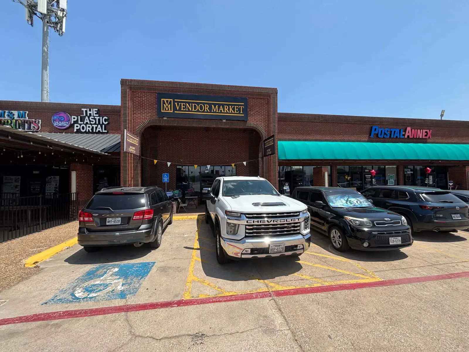 Vendor Market storefront on Oakland Boulevard in Fort Worth